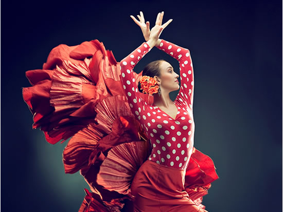 No existe vestimenta típica más conocida ni apreciada que la del traje de  flamenca - Flamenco Madrid